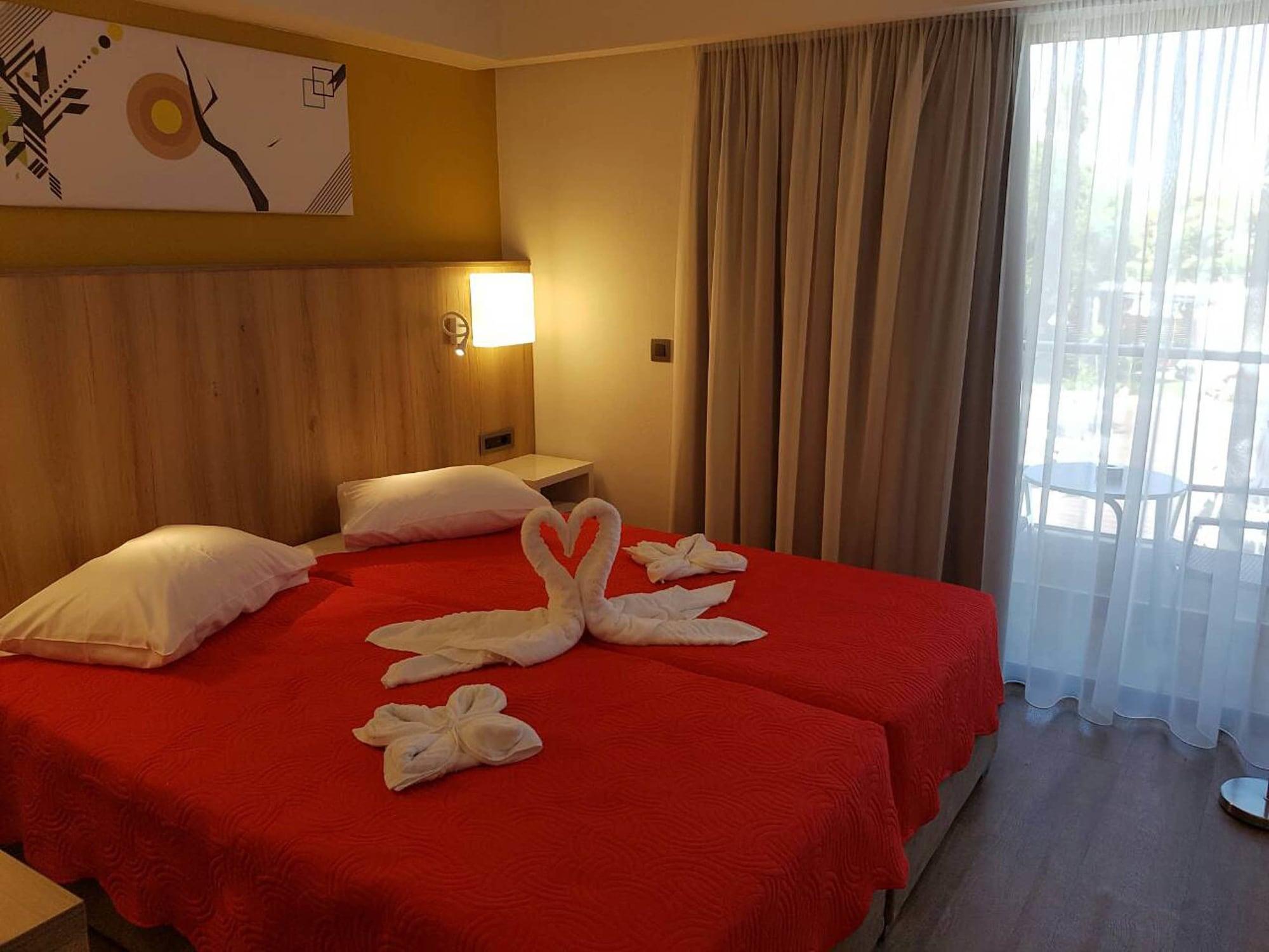 Sunny Days Hotel Иксия Екстериор снимка